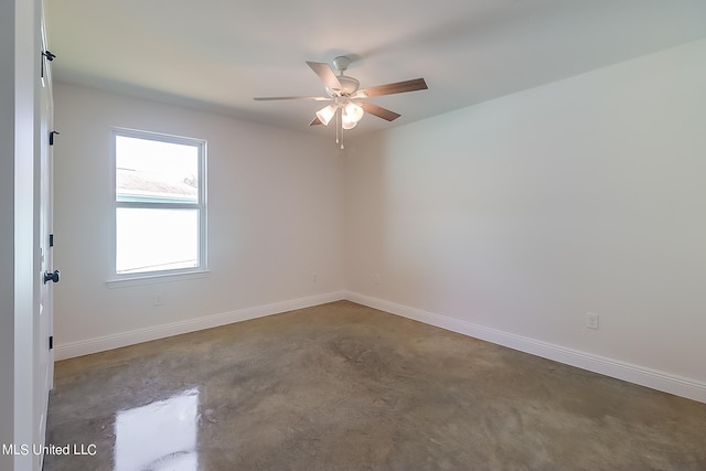 unfurnished room with ceiling fan