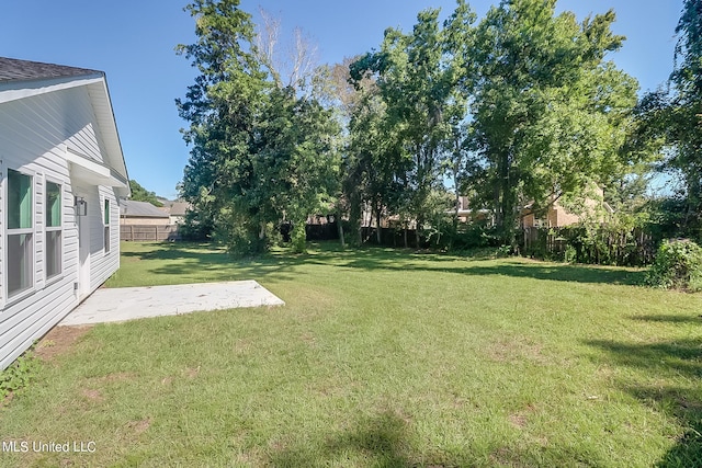 view of yard with a patio area