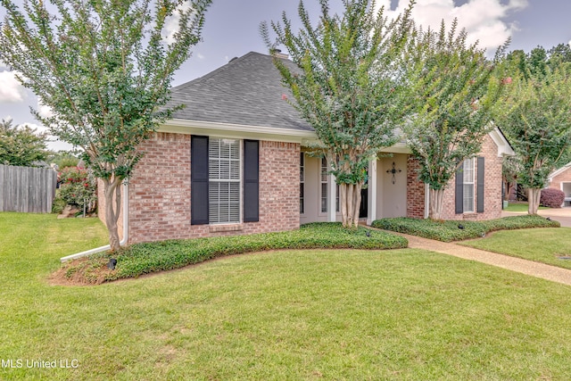 814 Lynwood Ln, Pearl, MS 39208 - view of front of house featuring brick siding and roof with shingles