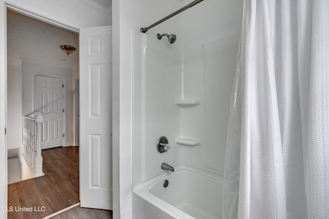 735 Wicklow Pl Unit A, Ridgeland, MS 39157 - bathroom with wood finished floors, shower / bathtub combination with curtain, and crown molding