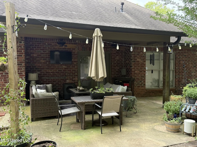 104 Belle Oak Dr, Brandon, MS 39042 - view of patio featuring ceiling fan and outdoor dining area