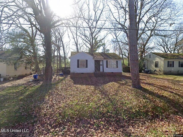 view of front of house featuring entry steps and crawl space