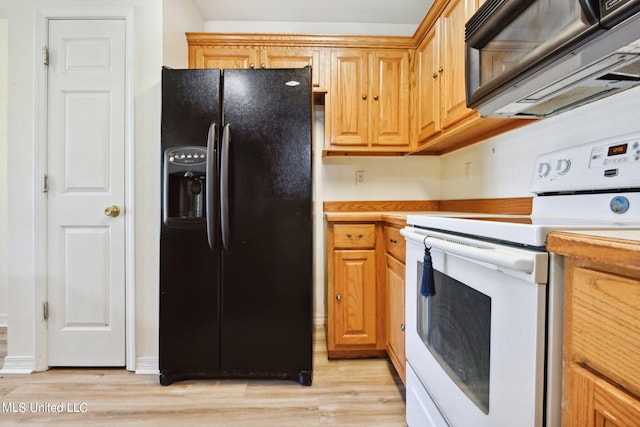 kitchen featuring electric stove, light hardwood / wood-style floors, and black fridge with ice dispenser