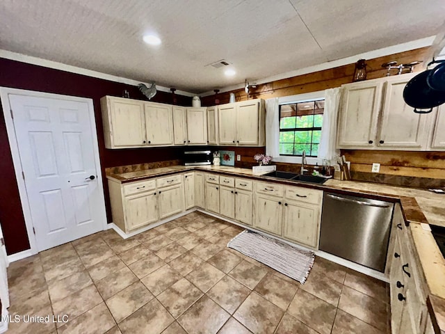 31019 N 19th Hwy, West, MS 39192 - kitchen featuring a sink, cream cabinets, visible vents, recessed lighting, and stainless steel dishwasher