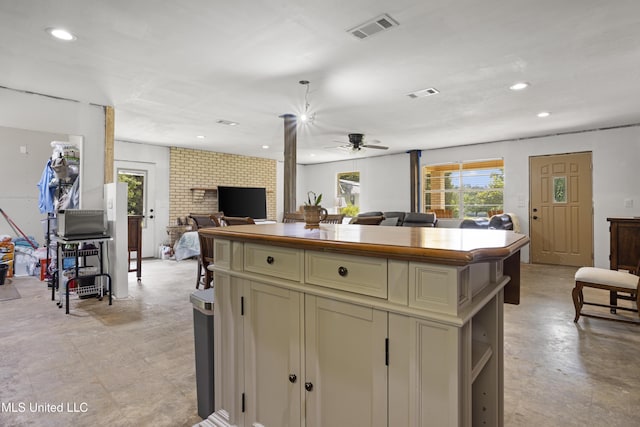 23601 Hinton Rd, Lucedale, MS 39452
