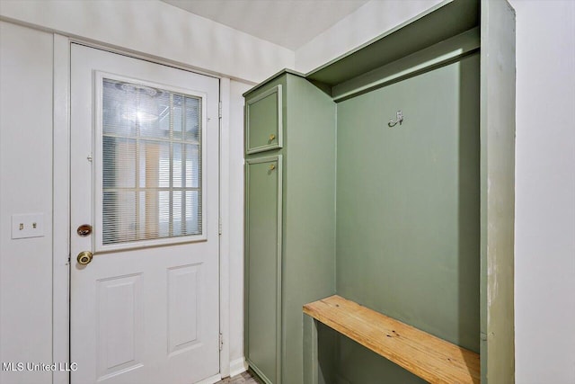 722 SE 1st St, Magee, MS 39111 - view of mudroom