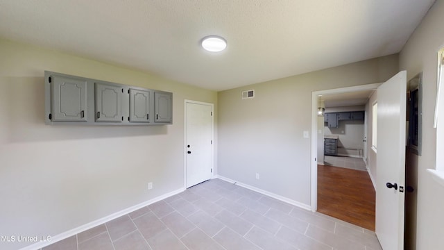 1384 Whitworth Cv, Southaven, MS 38671 - unfurnished room featuring baseboards and light tile patterned floors