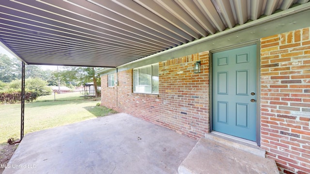 1384 Whitworth Cv, Southaven, MS 38671 - entrance to property with brick siding