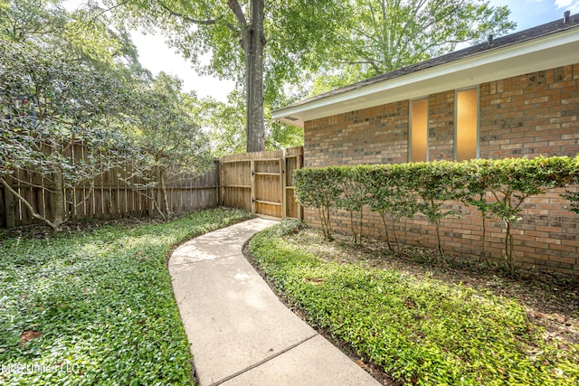 108 Water Oaks Cv, Ocean Springs, MS 39564 - view of yard with a gate