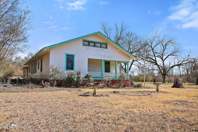 view of front of house with covered porch