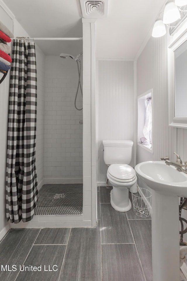 95 Nesting Site, Vicksburg, MS 39183 - full bathroom featuring toilet, visible vents, a stall shower, and a sink