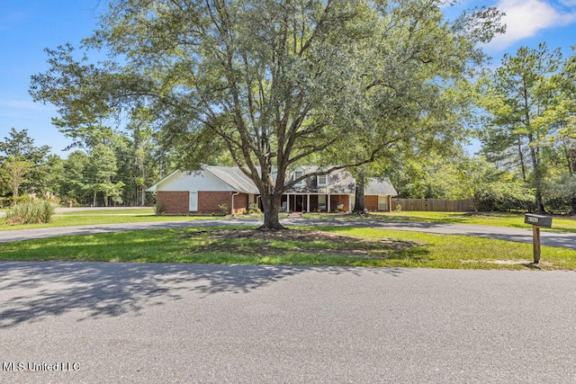 view of front of property with a front yard