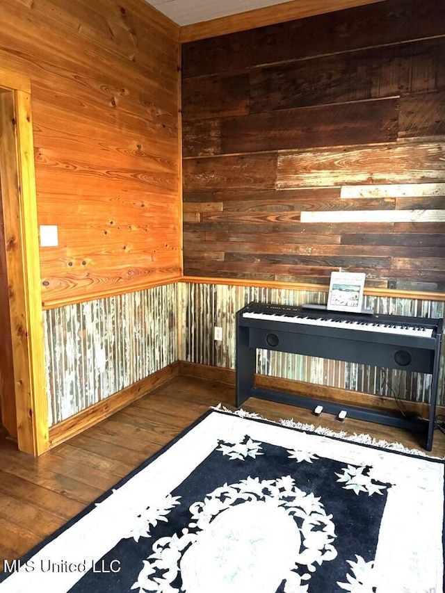 12 N Oak St, Vidalia, LA 71373 - interior space with wood walls and wood-type flooring