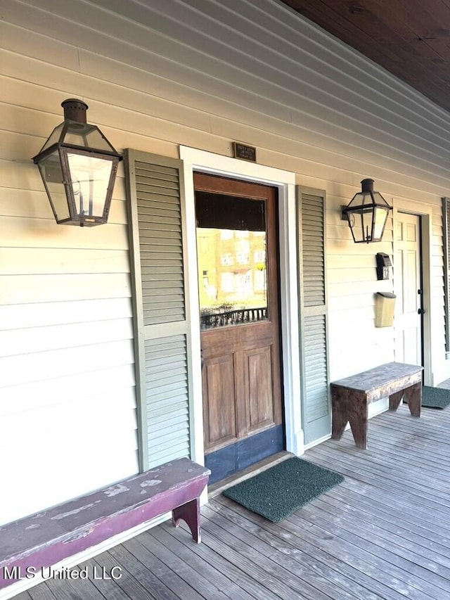 12 N Oak St, Vidalia, LA 71373 - doorway to property with a porch
