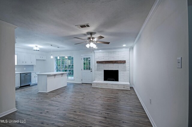 394 Woodcliff Dr, Jackson, MS 39212 - unfurnished living room with ceiling fan, baseboards, and visible vents