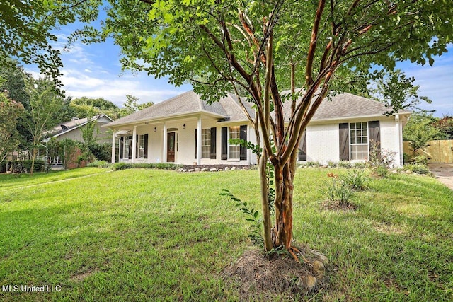 602 Hathaway Dr, Clinton, MS 39056 - ranch-style home featuring a front lawn and a shingled roof
