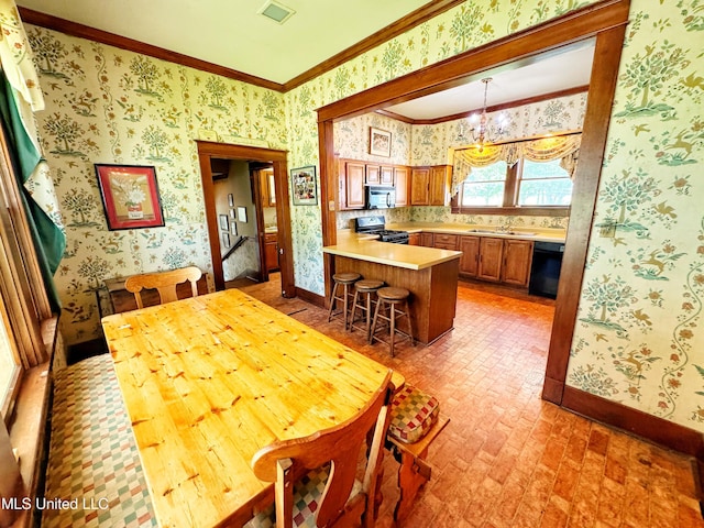 5010 Old Hwy 49, Clarksdale, MS 38614 - dining area featuring wallpapered walls, brick patterned floors, ornamental molding, and baseboards