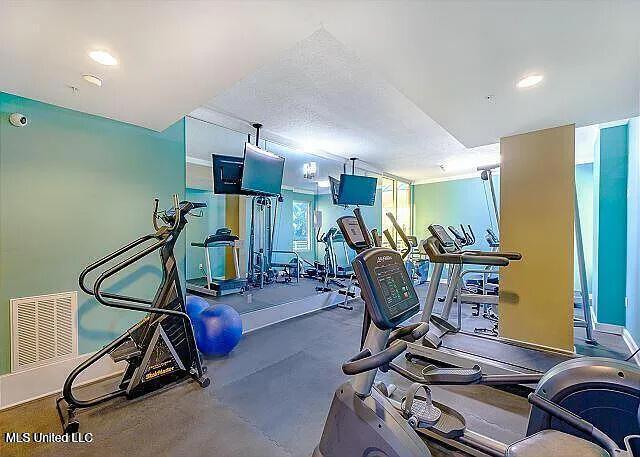 2060 Beach Blvd Unit 1206, Biloxi, MS 39531 - view of gym