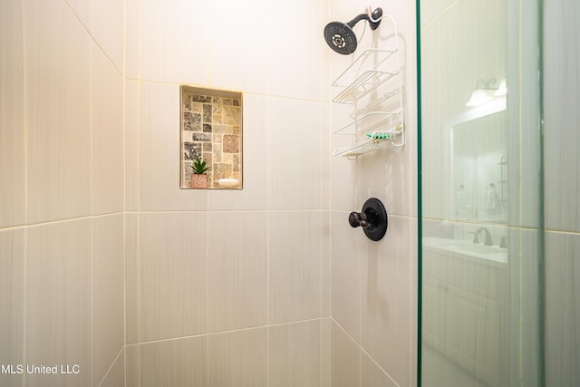 704 Tortoise Rdg, Brandon, MS 39047 - bathroom view of a tile shower