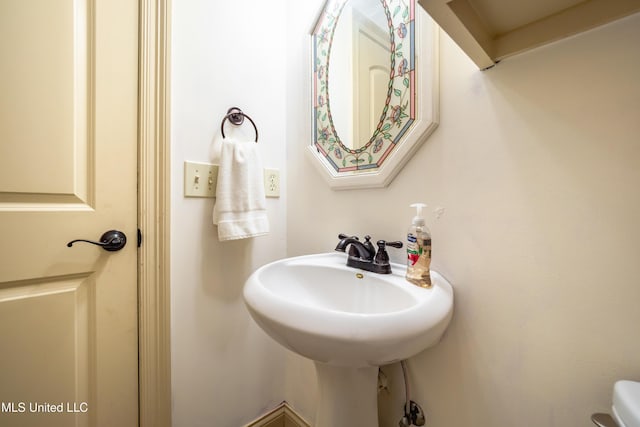 704 Tortoise Rdg, Brandon, MS 39047 - view of half bathroom
