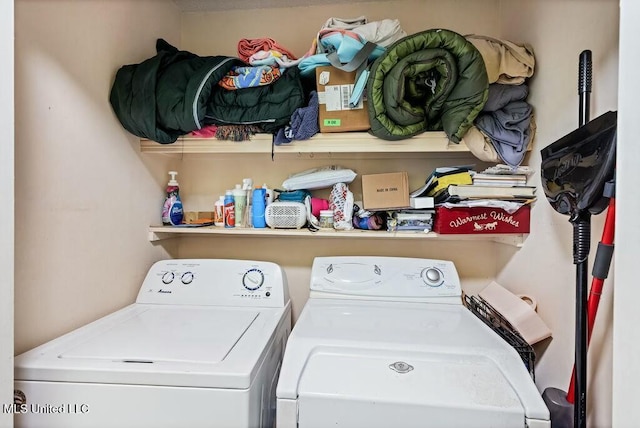 221 Highpoint Dr, Diamondhead, MS 39525 - laundry room featuring washer and clothes dryer