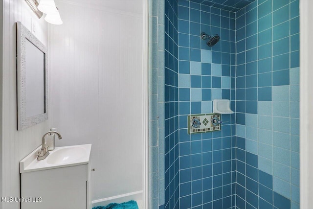 5751 Orchardview Dr, Jackson, MS 39211 - bathroom featuring a tile shower and vanity