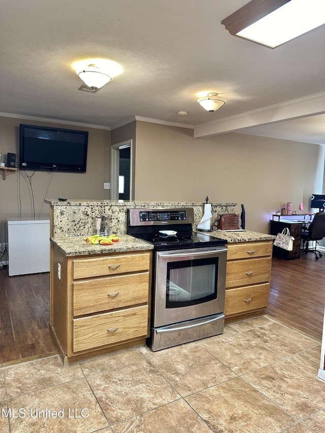 kitchen with crown molding, stainless steel electric stove, light stone counters, and light wood finished floors