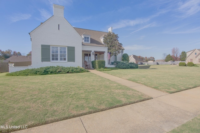 view of front of house featuring a front yard