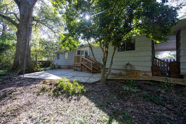 view of yard with a patio area