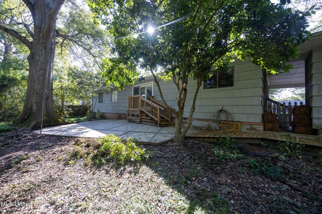 view of yard with a patio