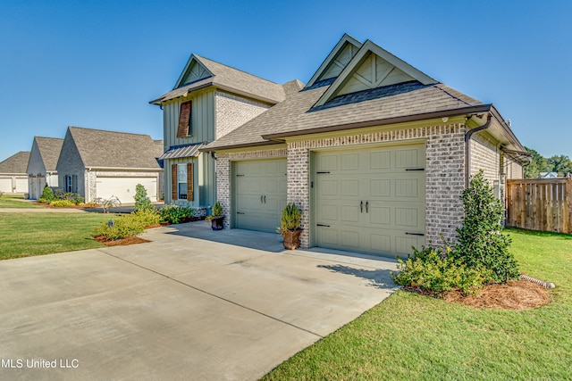 view of front facade featuring a front yard