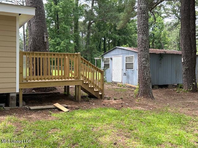 805 Choctaw Dr, Laurel, MS 39440 - wooden deck with stairway
