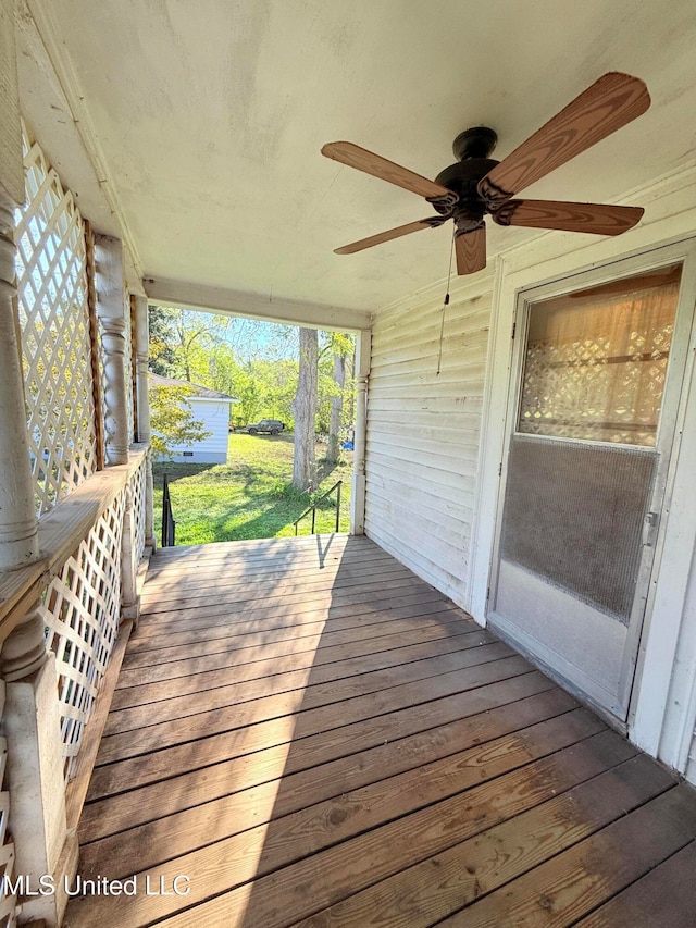 deck featuring ceiling fan