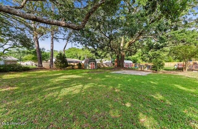 105 Leigh Cir, Ocean Springs, MS 39564 - view of yard