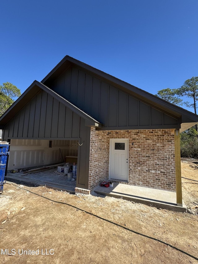 view of front of house