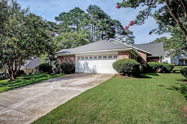 320 Woodhollow Cv, Brandon, MS 39047 - ranch-style home with brick siding, a garage, driveway, and a front yard