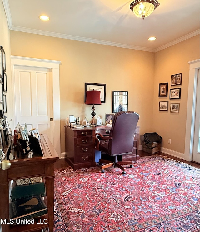 521 Holland Ave, Philadelphia, MS 39350 - office with crown molding