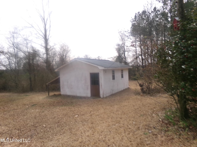 view of outdoor structure featuring an outdoor structure