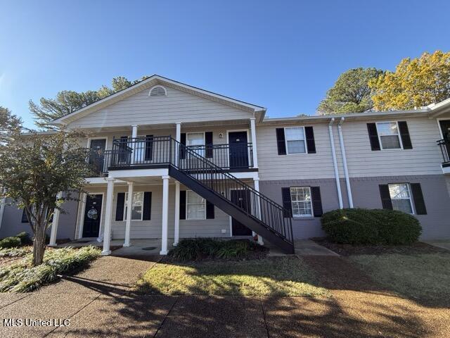 view of front of home featuring a porch