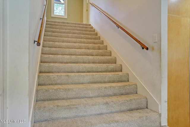 1771 Plantation Blvd, Jackson, MS 39211 - stairway with carpet