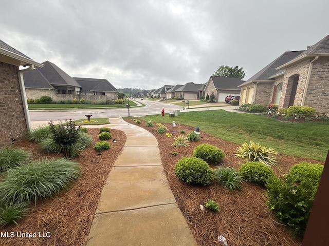 35 Enclave Cir, Ridgeland, MS 39157 - view of grassy yard featuring a residential view