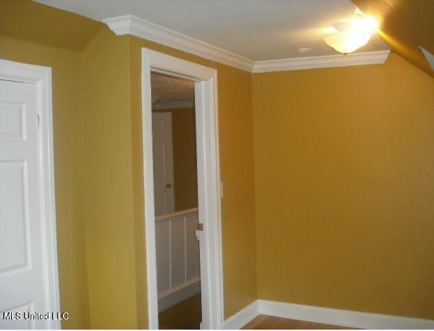 1105 Military Rd, Columbus, MS 39701 - additional living space with baseboards