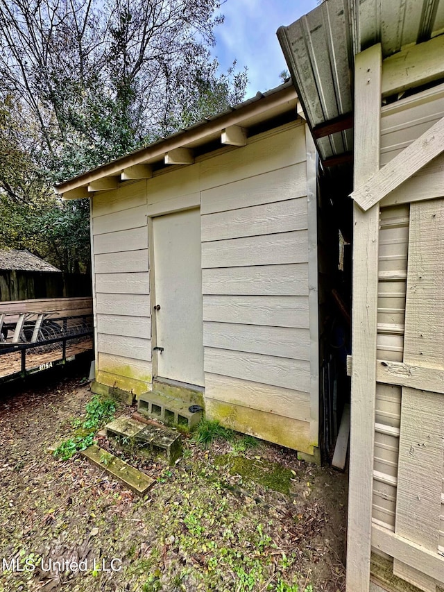 view of outbuilding