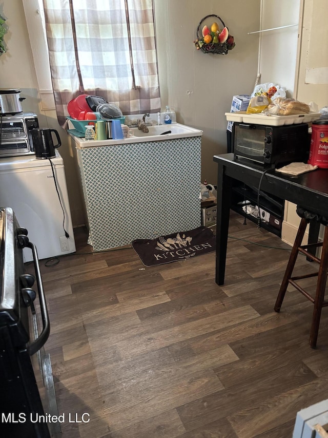 15 E Franklin St, Natchez, MS 39120 - dining area featuring wood finished floors