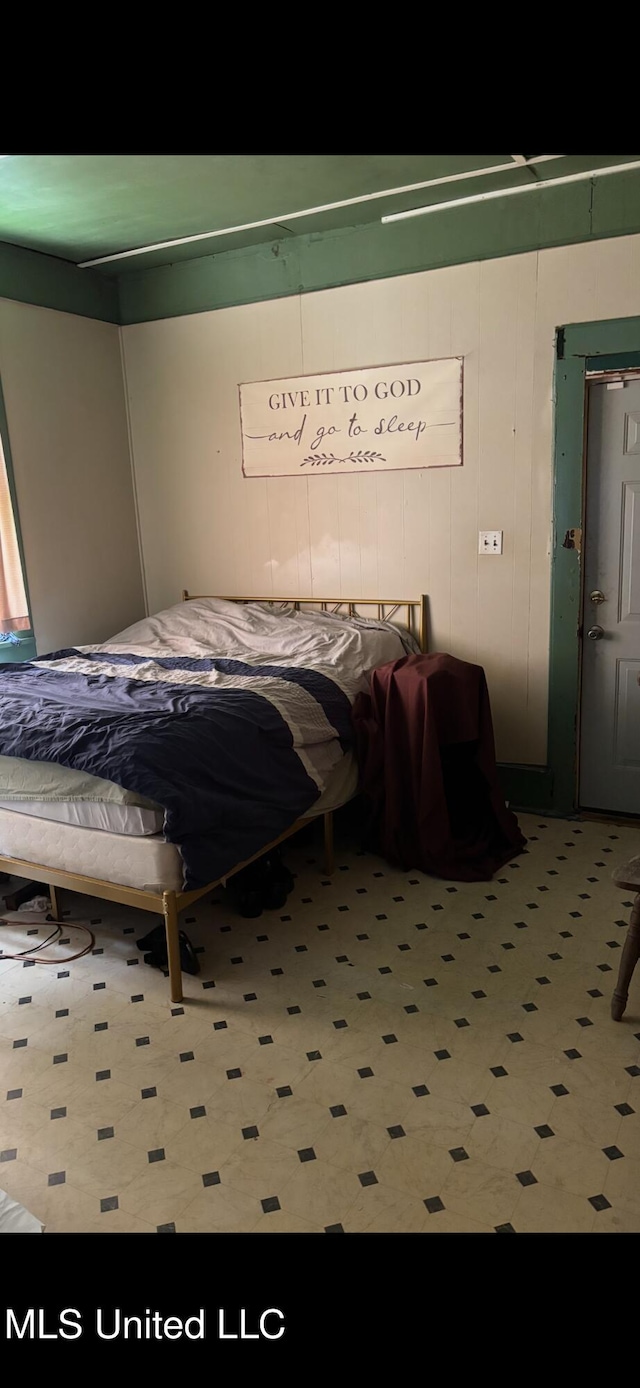 15 E Franklin St, Natchez, MS 39120 - bedroom featuring tile patterned floors