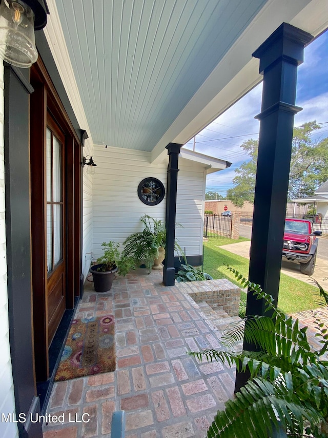 view of patio / terrace with covered porch