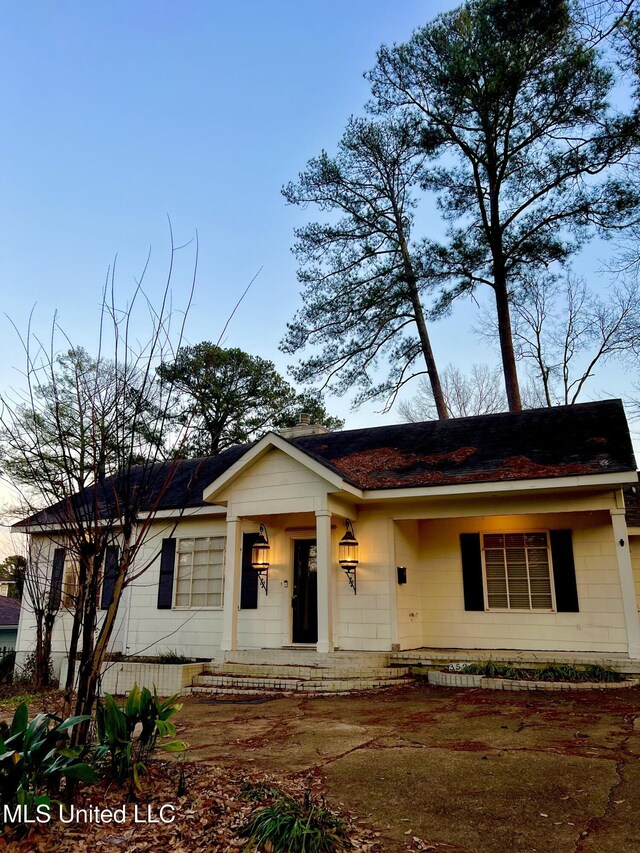 view of front of home