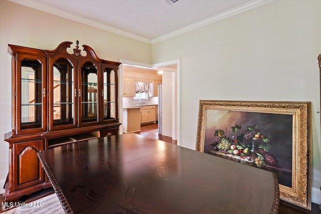 1507 W Flowers Rd, Terry, MS 39170 - dining area featuring ornamental molding