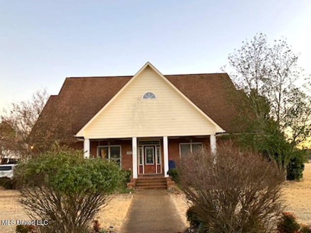 view of front of house featuring covered porch