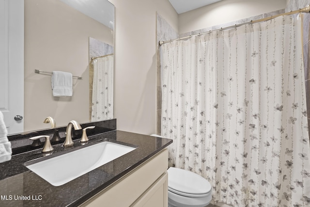 5110 Kensington Creek Dr, Southaven, MS 38672 - full bathroom with vanity and curtained shower
